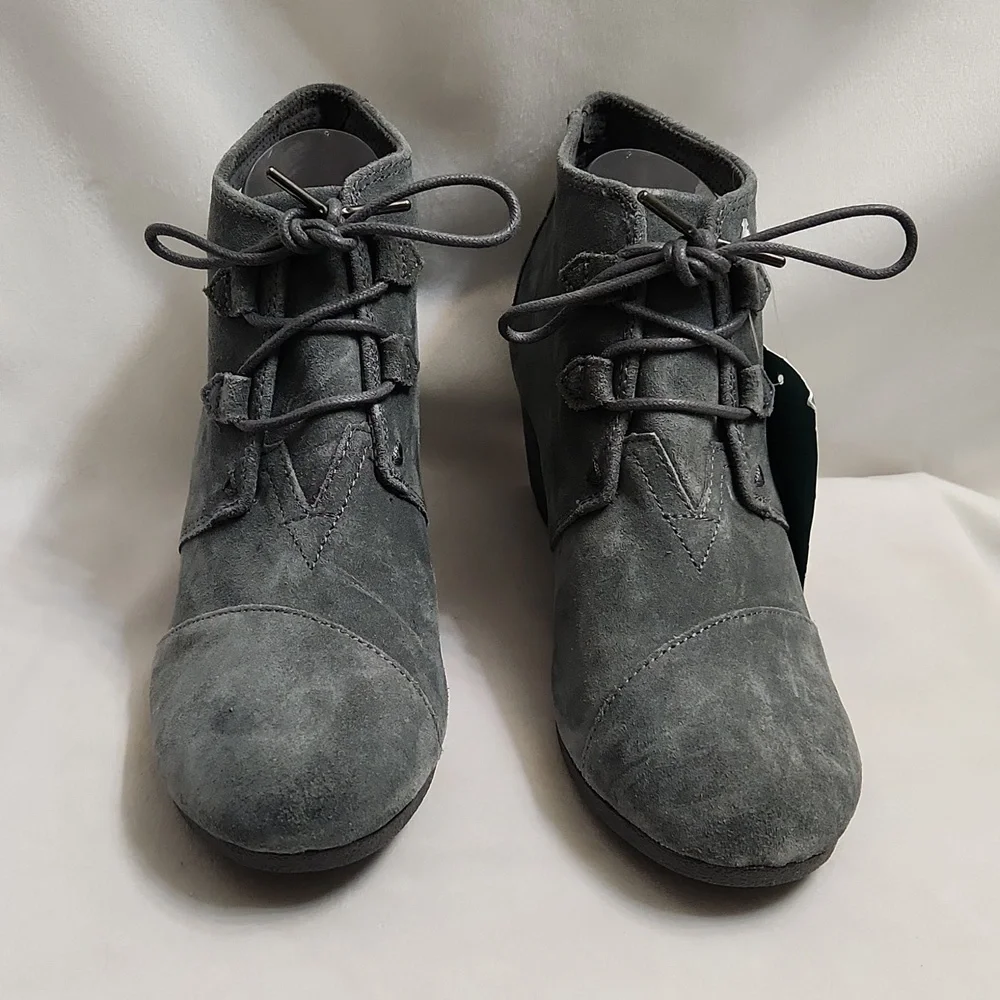 TOMS Kala Forged Iron Grey Suede Wedged Lace-up Ankle Boots Booties (w size 11)